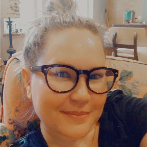 Meet your Posher, Elizabeth - Picture 4 of 5